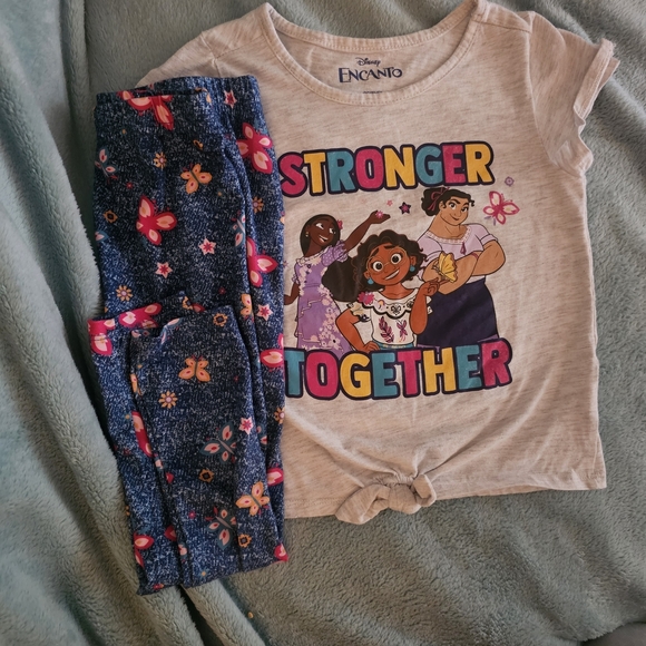 Disney Encanto Cream T-Shirt with Colorful Print Leggingd - Picture 1 of 4